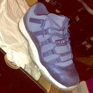 Jordan 11 Retro Low “Blue Moon”